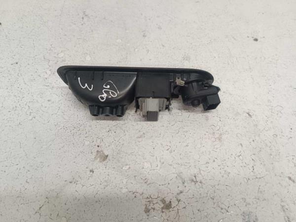 BOUTON LEVE VITRE RENAULT - Vue 2